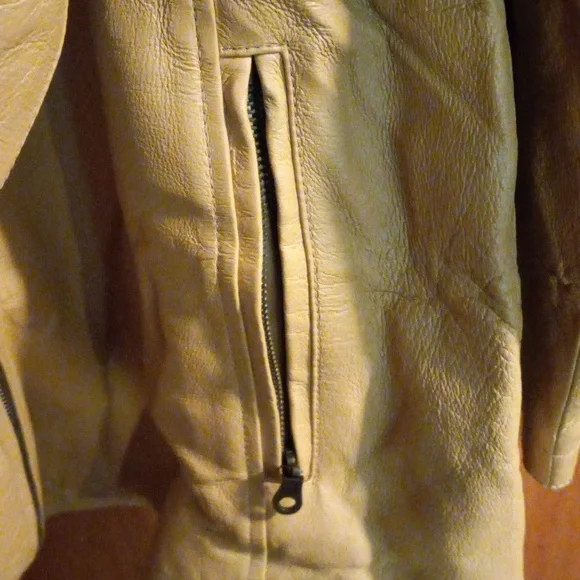 Like New! WILDA 100% Leather Jacket - Picture 4 of 11